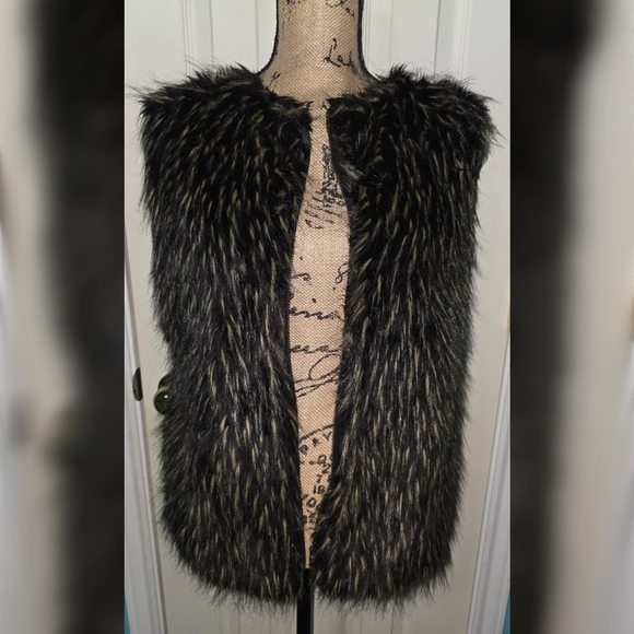 Maurice Sasson Jackets & Blazers - KITIKIT XL Faux Fur Vest | Black Ribbed Knit Back | Boho Grunge Y2K Top